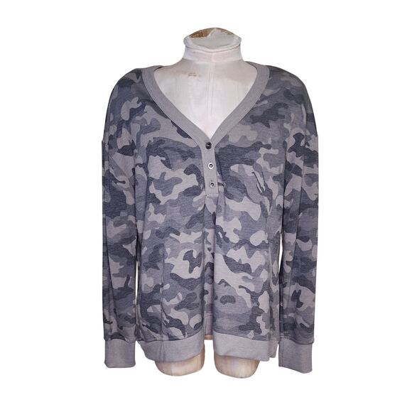 New Camo print pullover sweatshirt Jane and Delancey large gray winter wear - Picture 1 of 5